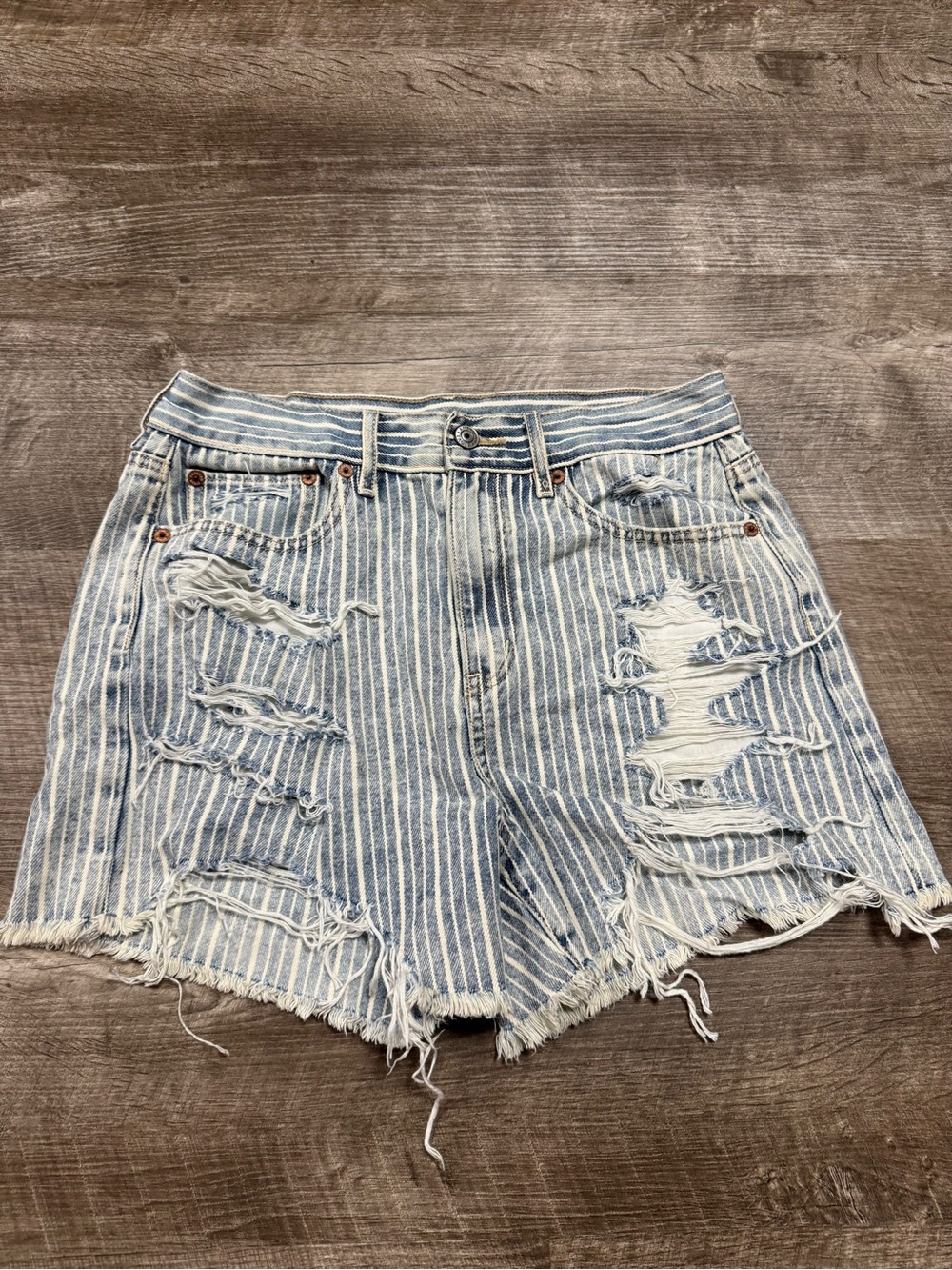 American Eagle 90s Boyfriend Short Hi Rise Jean Shorts Size 4